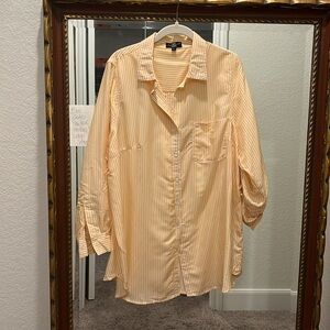 NWOT Women’s 1X Yellow Striped Button Down